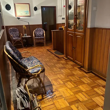 Alojamento de Acomodação e Pequeno-almoço Residencial Almir Estarreja