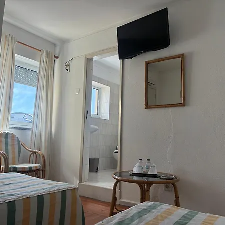 فندق مبيت وإفطار Residencial Almir إيستاريجا