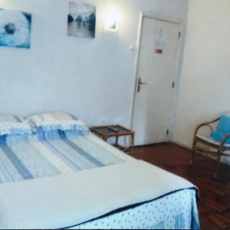 Alojamento de Acomodação e Pequeno-almoço Residencial Almir