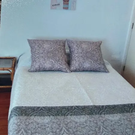 Alojamento de Acomodação e Pequeno-almoço Residencial Almir *