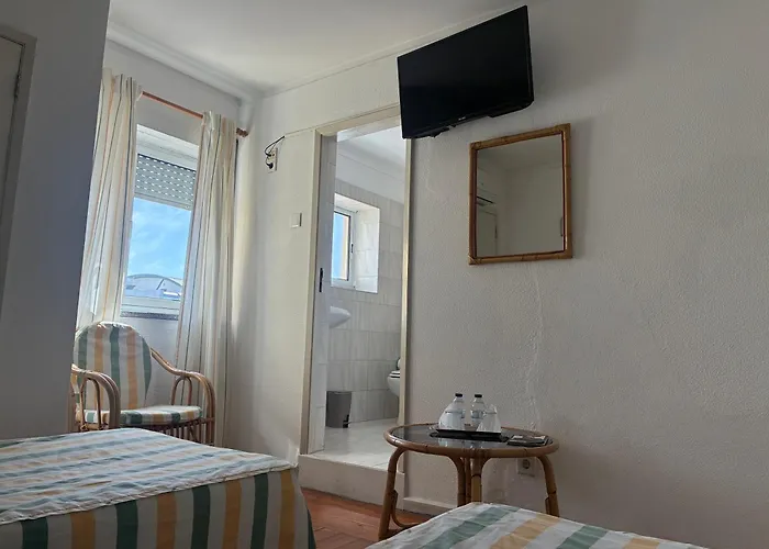 فندق مبيت وإفطار Residencial Almir إيستاريجا