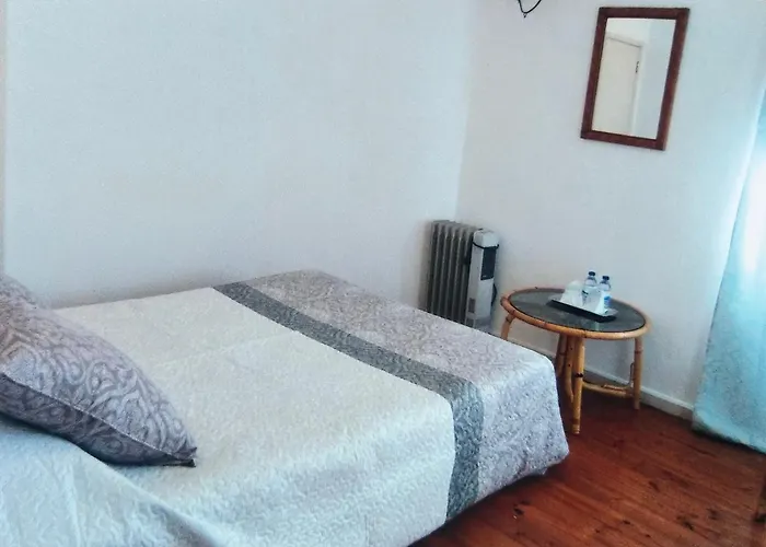 فندق مبيت وإفطار Residencial Almir إيستاريجا