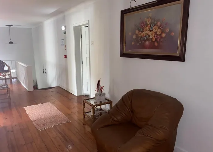 Residencial Almir فندق مبيت وإفطار إيستاريجا