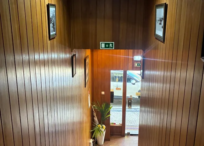فندق مبيت وإفطار Residencial Almir إيستاريجا